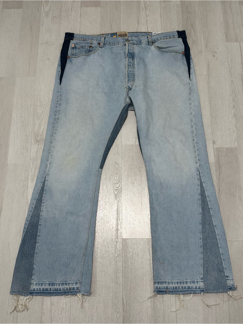 Gallery Dept. Men’s Light Wash Flared Denim Jeans size 38